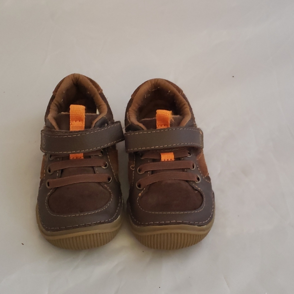 Stride rite size 6 toddler sneakers